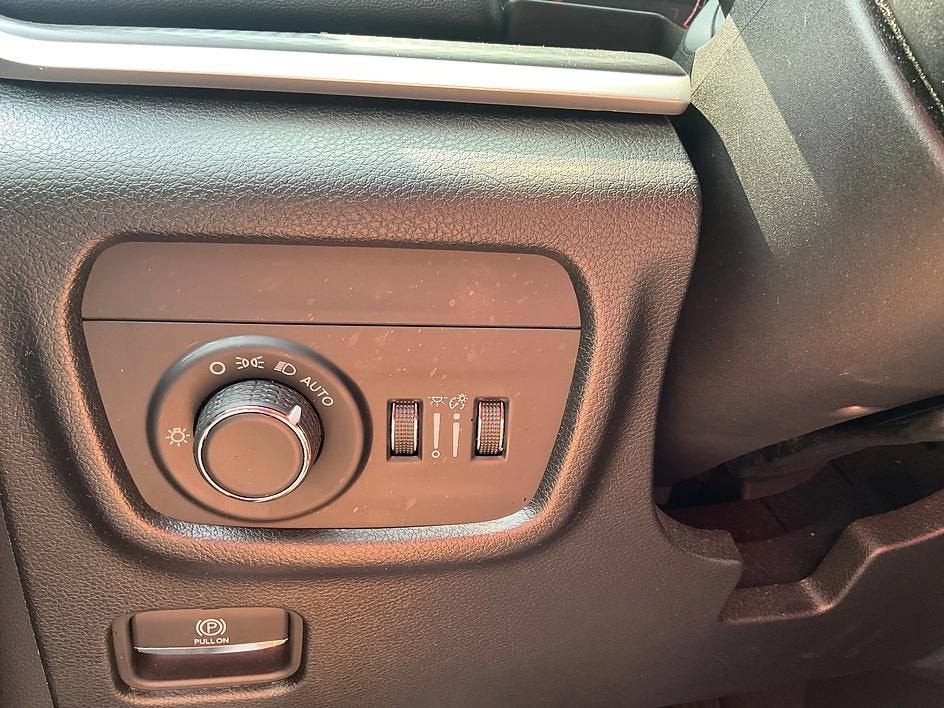 2023 Jeep Grand Cherokee Laredo 4x4