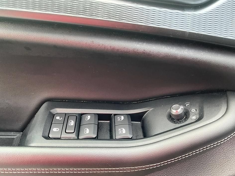2023 Jeep Grand Cherokee Laredo 4x4