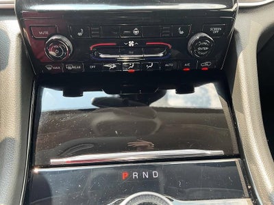 2023 Jeep Grand Cherokee Laredo 4x4