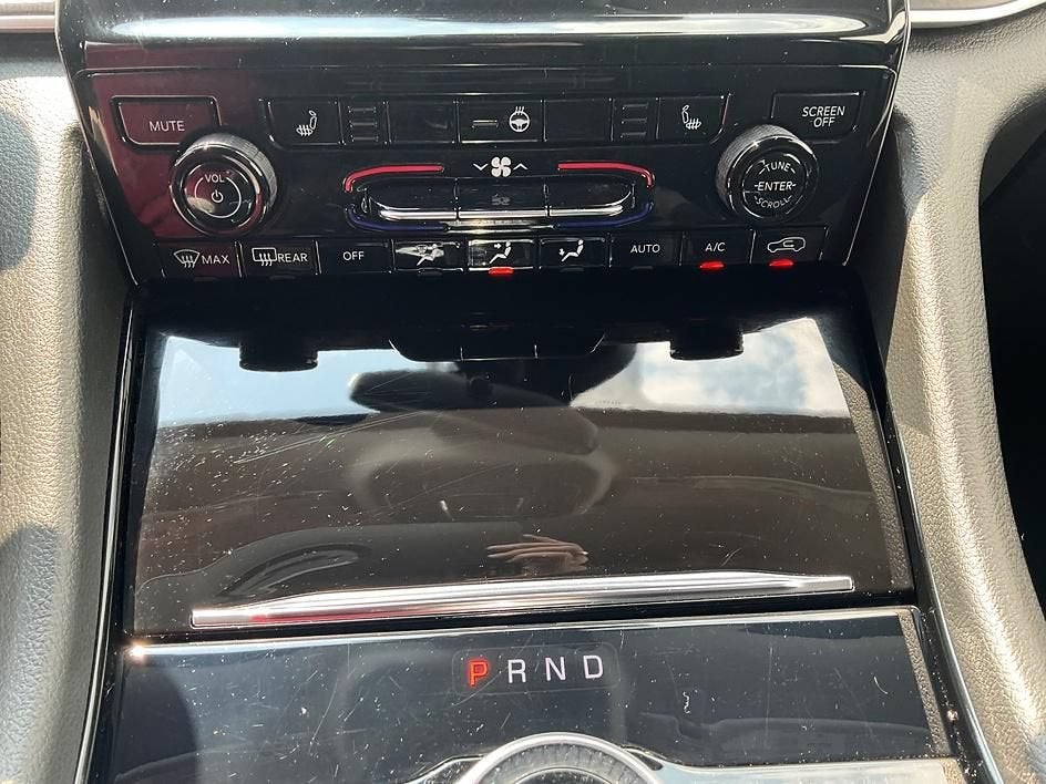 2023 Jeep Grand Cherokee Laredo 4x4