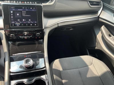 2023 Jeep Grand Cherokee Laredo 4x4
