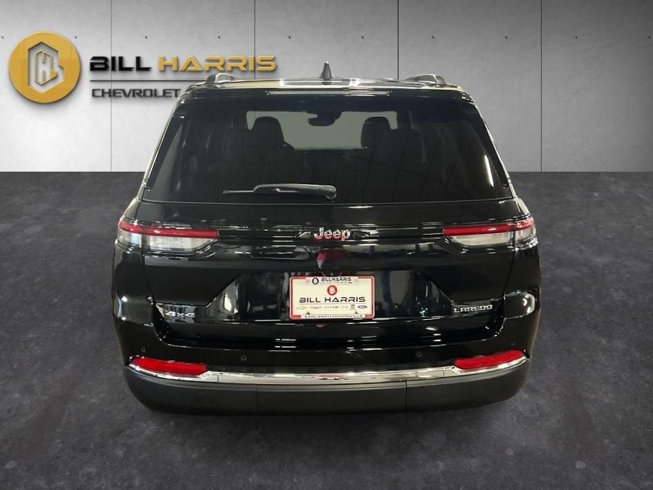 2023 Jeep Grand Cherokee Laredo 4x4