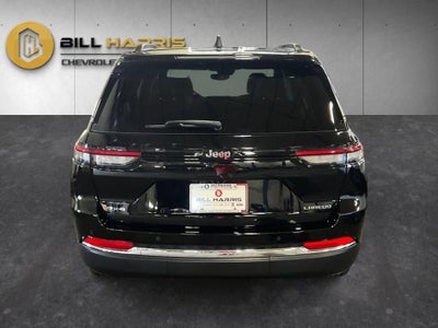 2023 Jeep Grand Cherokee Laredo 4x4