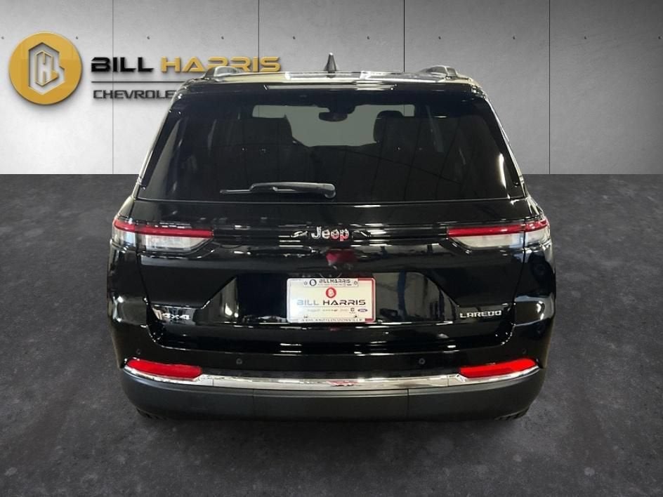 2023 Jeep Grand Cherokee Laredo 4x4