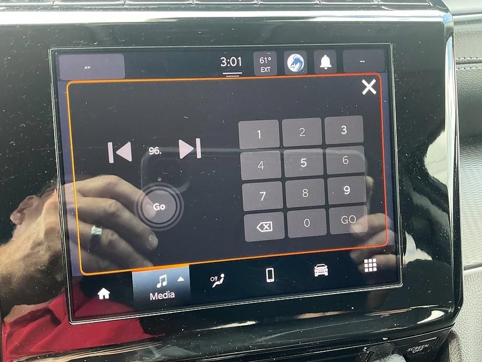 2023 Jeep Grand Cherokee Laredo 4x4