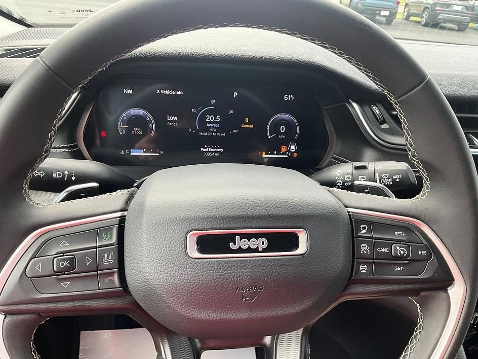 2023 Jeep Grand Cherokee Laredo 4x4