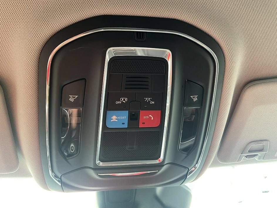 2023 Jeep Grand Cherokee Laredo 4x4