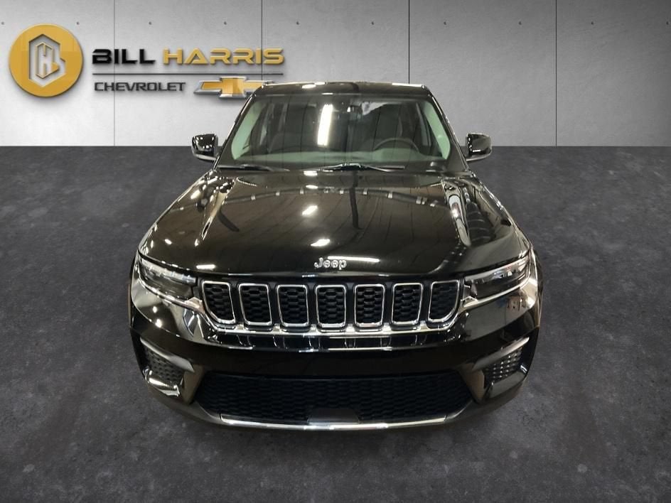 2023 Jeep Grand Cherokee Laredo 4x4