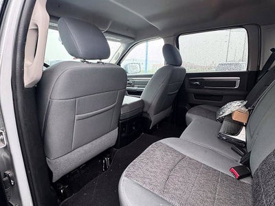 2017 RAM 1500 Big Horn Crew Cab 4x4 5'7" Box