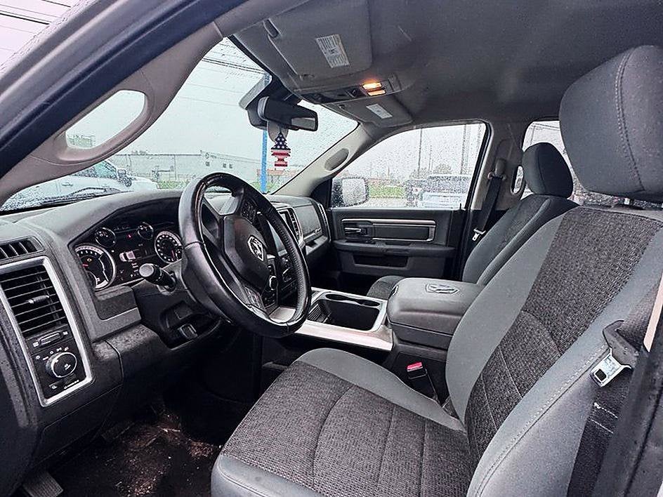 2017 RAM 1500 Big Horn Crew Cab 4x4 5'7" Box