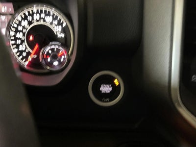 2022 RAM 1500 Big Horn Crew Cab 4x4 5'7" Box