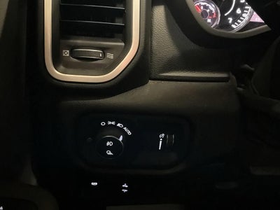 2022 RAM 1500 Big Horn Crew Cab 4x4 5'7" Box