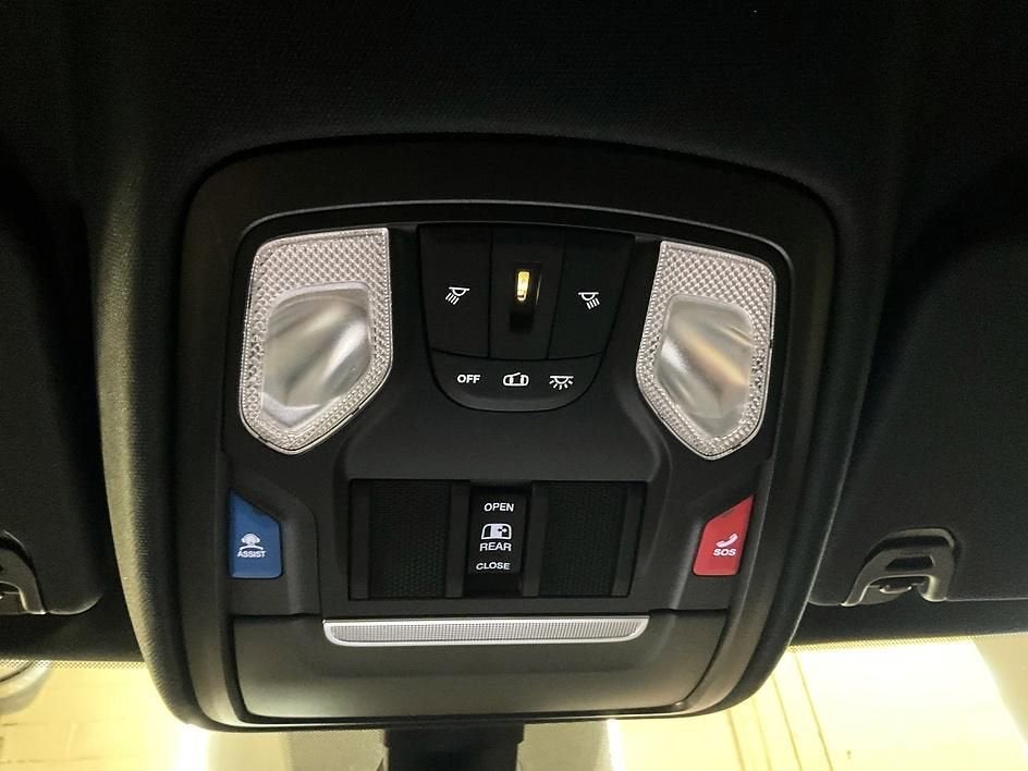 2022 RAM 1500 Big Horn Crew Cab 4x4 5'7" Box