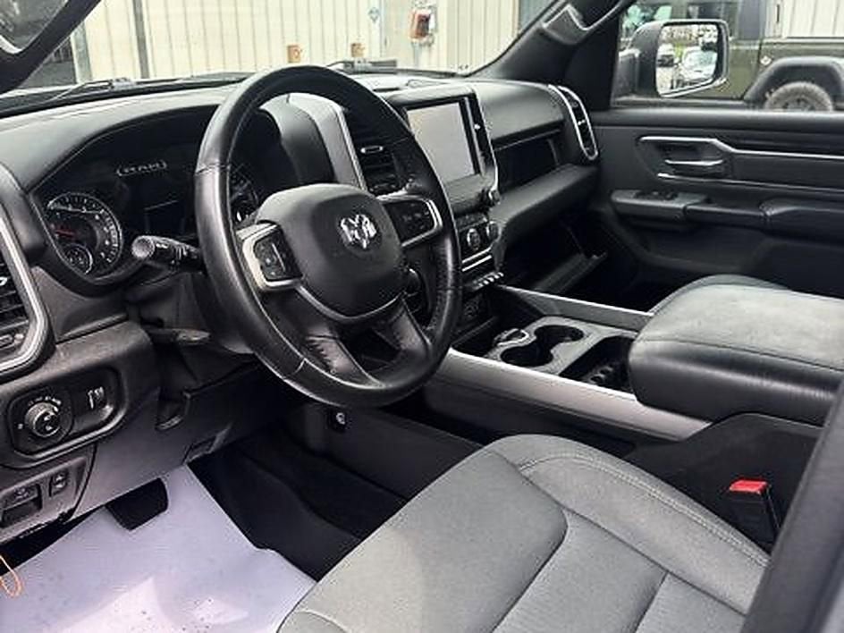 2022 RAM 1500 Big Horn Crew Cab 4x4 5'7" Box