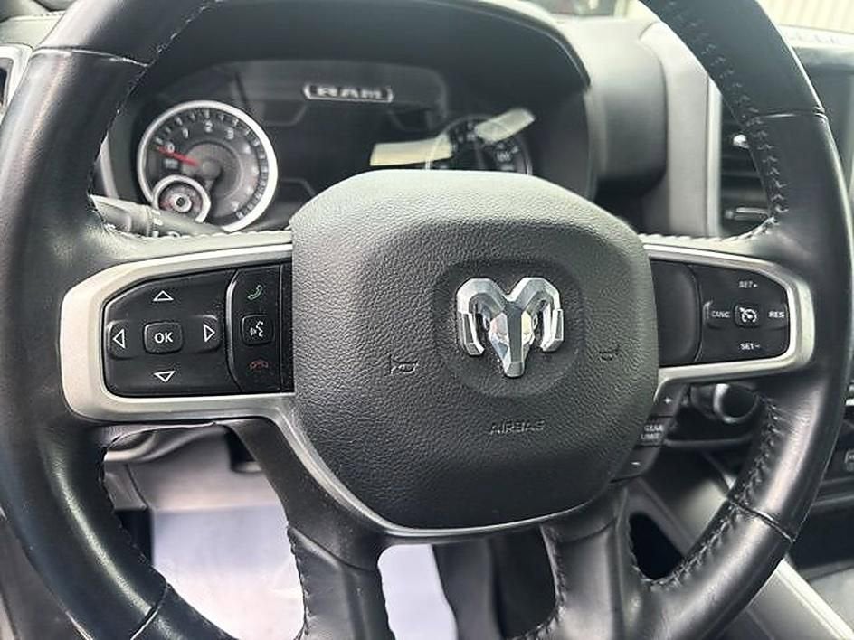 2022 RAM 1500 Big Horn Crew Cab 4x4 5'7" Box