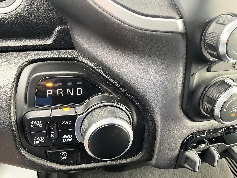 2023 RAM 1500 Big Horn Crew Cab 4x4 5'7" Box