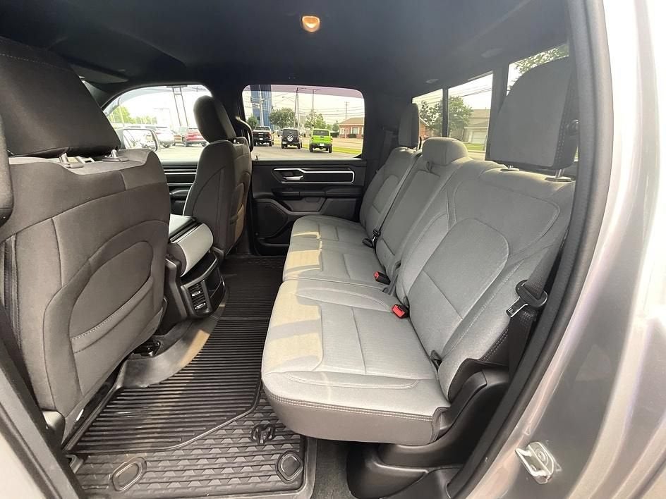 2023 RAM 1500 Big Horn Crew Cab 4x4 5'7" Box