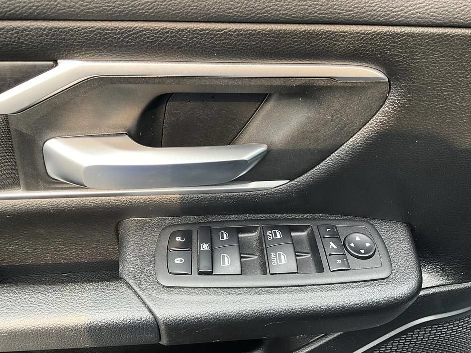2023 RAM 1500 Big Horn Crew Cab 4x4 5'7" Box