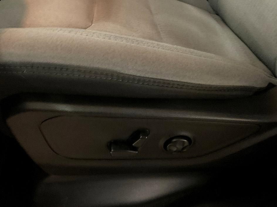 2020 RAM 1500 Big Horn Quad Cab 4x4 6'4" Box