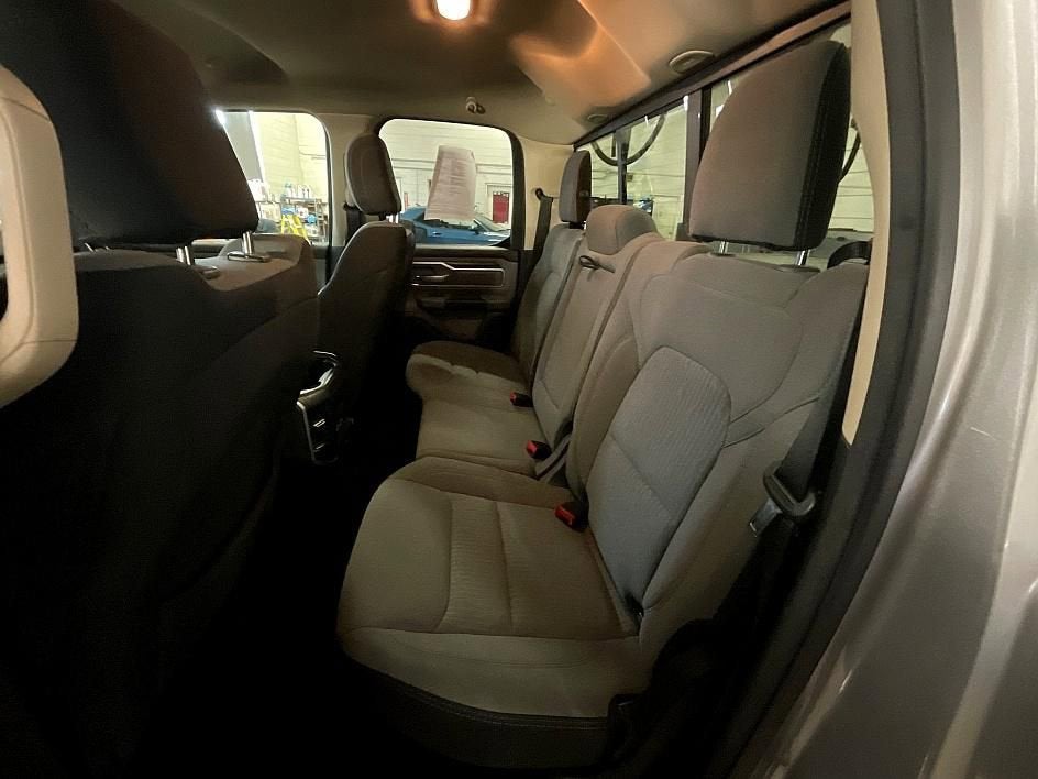 2020 RAM 1500 Big Horn Quad Cab 4x4 6'4" Box