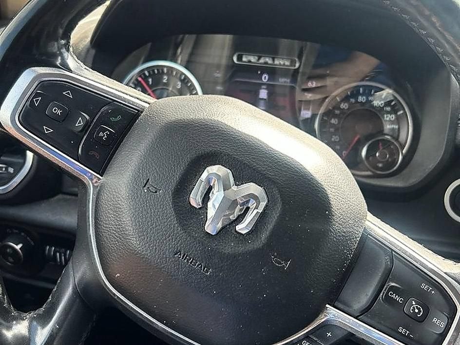 2019 RAM 1500 Laramie Crew Cab 4x4 5'7" Box