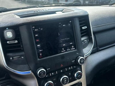 2019 RAM 1500 Laramie Crew Cab 4x4 5'7" Box
