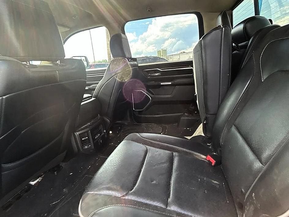 2019 RAM 1500 Laramie Crew Cab 4x4 5'7" Box