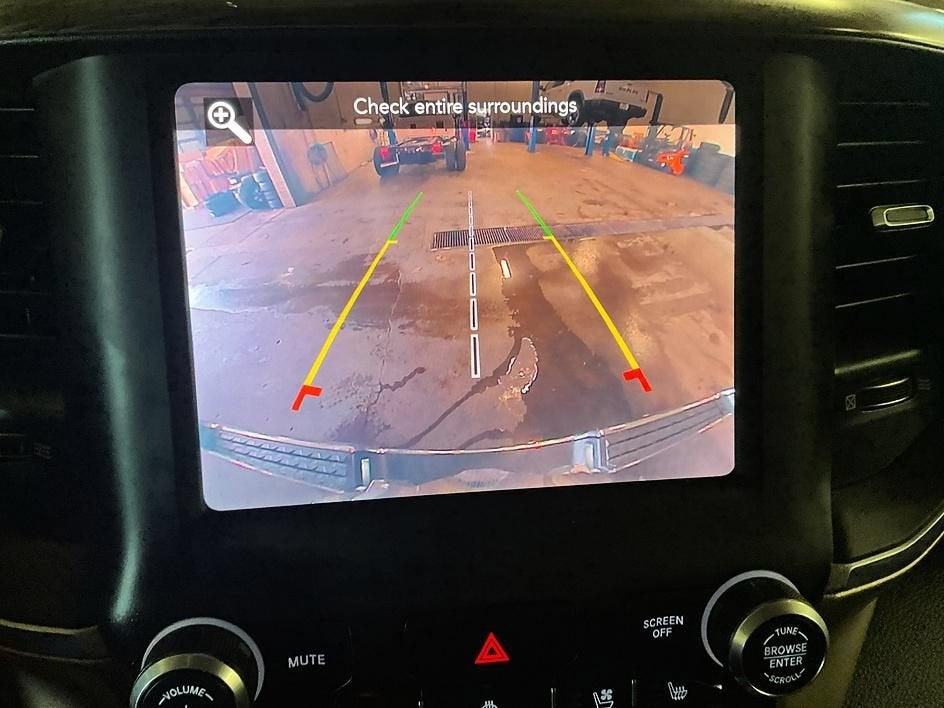 2019 RAM 1500 Laramie Crew Cab 4x4 5'7" Box