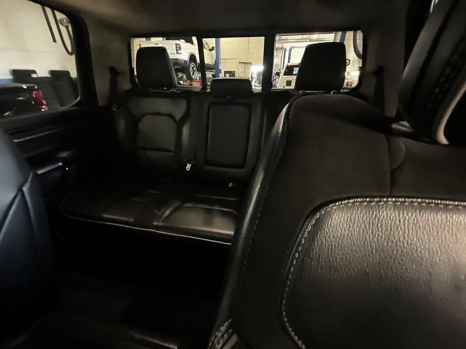 2019 RAM 1500 Laramie Crew Cab 4x4 5'7" Box