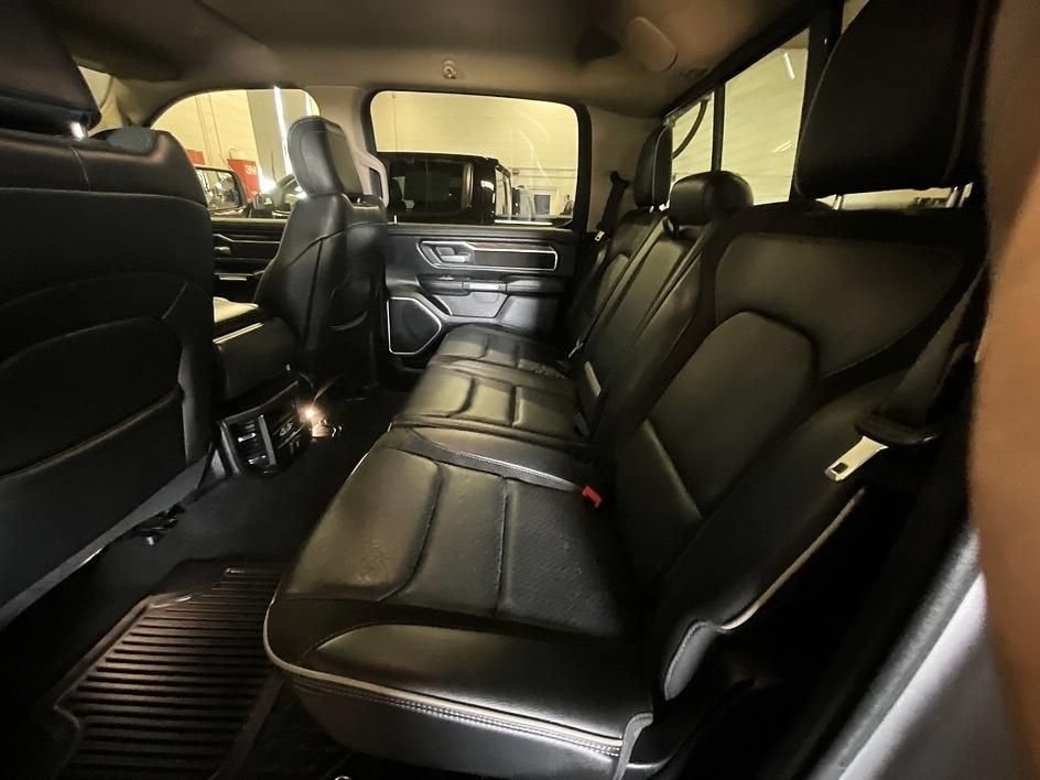 2019 RAM 1500 Laramie Crew Cab 4x4 5'7" Box