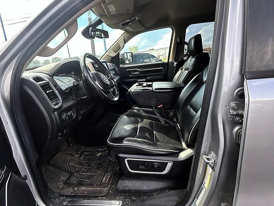 2019 RAM 1500 Laramie Crew Cab 4x4 5'7" Box