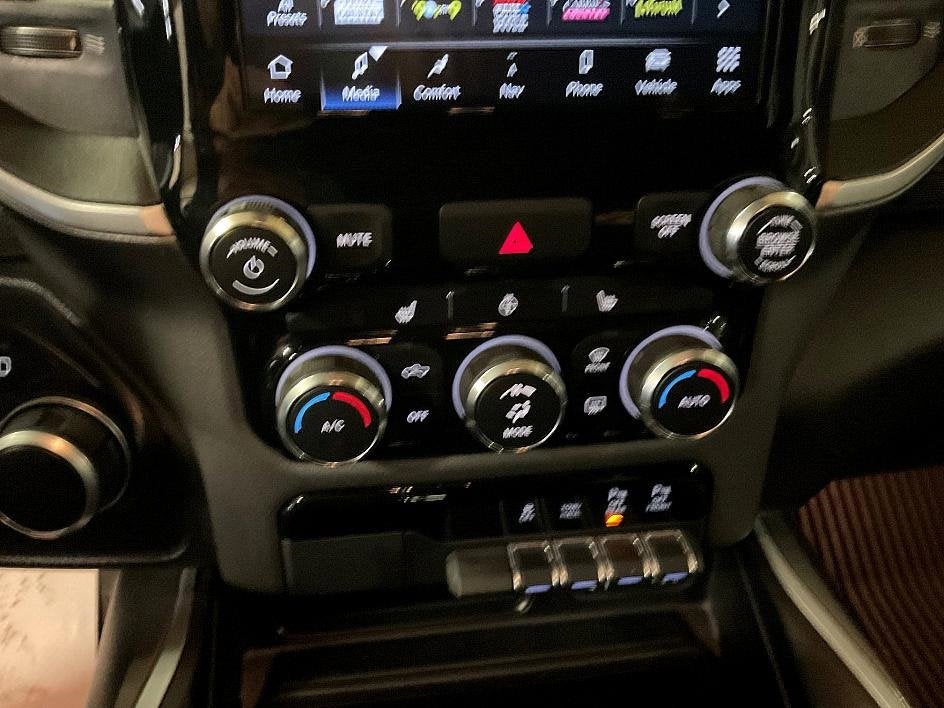 2022 RAM 1500 Big Horn Crew Cab 4x4 6'4" Box