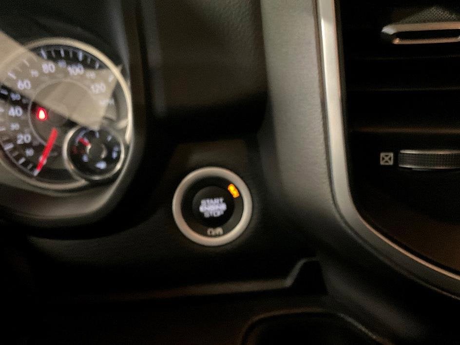 2022 RAM 1500 Big Horn Crew Cab 4x4 6'4" Box