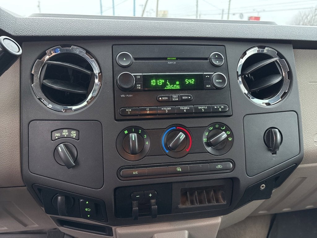 2010 Ford Super Duty F-250 SRW XL