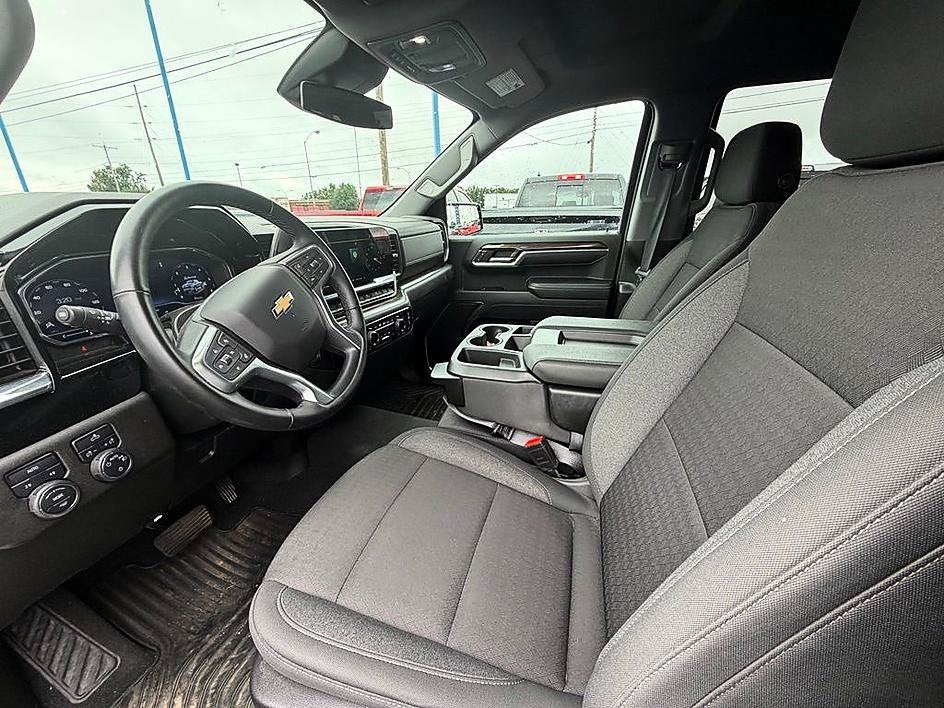 2024 Chevrolet Silverado 1500 LT (2FL)