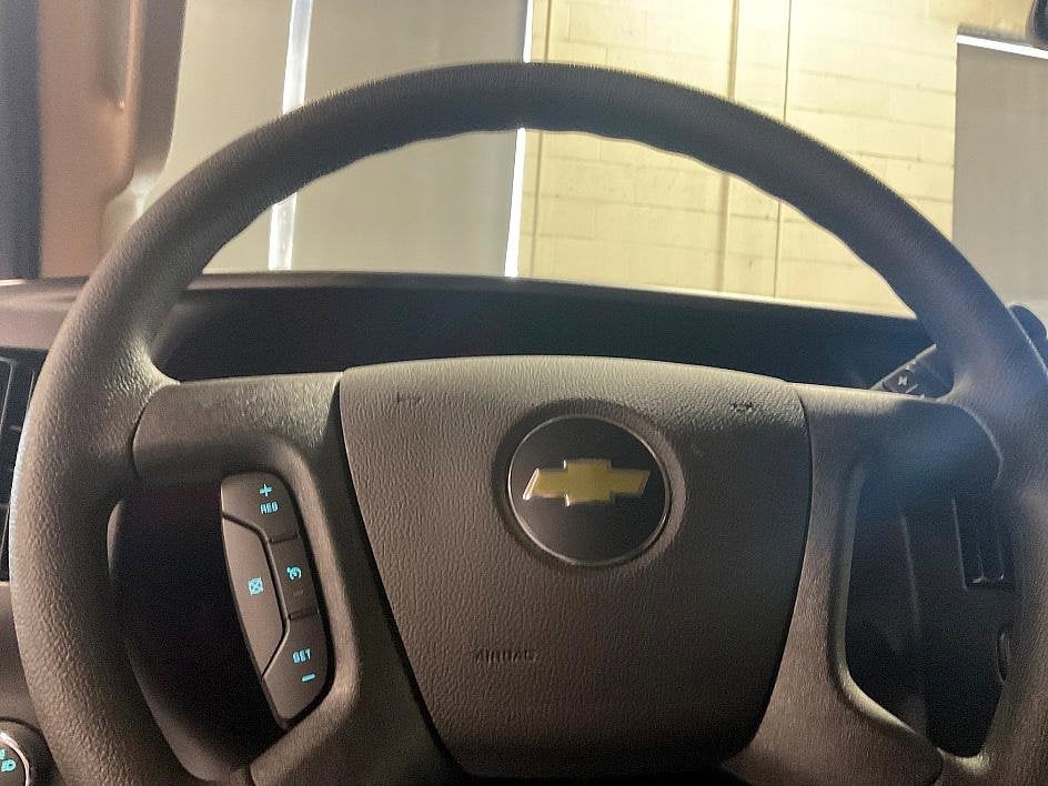2025 Chevrolet Express Cargo 2500 WT