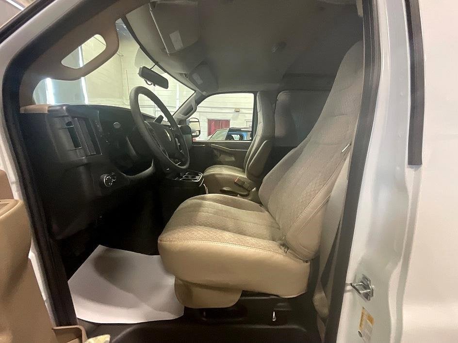 2025 Chevrolet Express Cargo 2500 WT