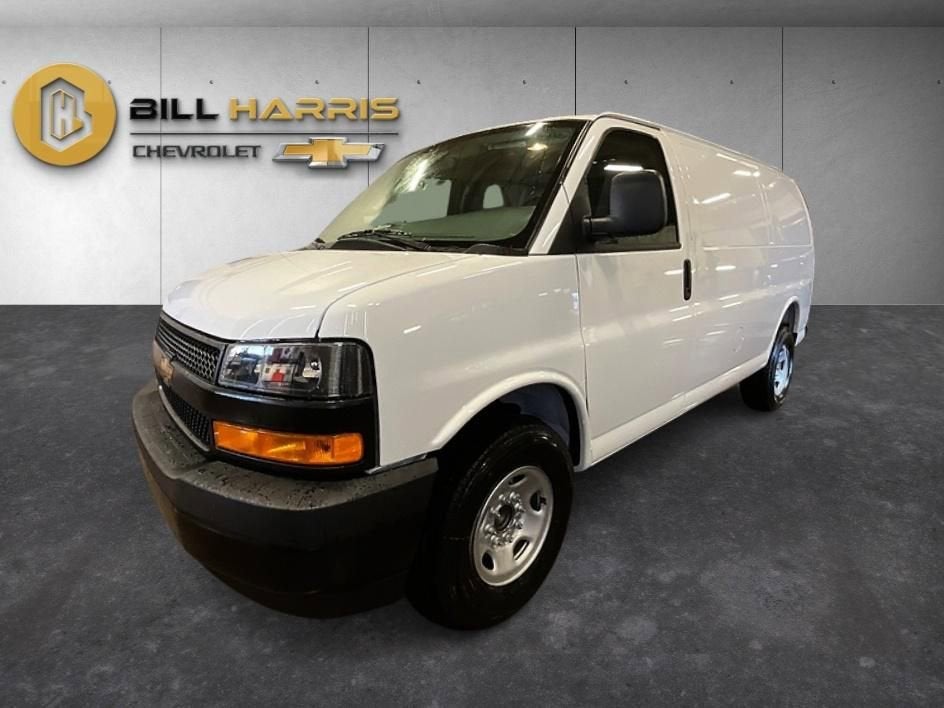 2026 Chevrolet Express 2500 Work Van HD's photo