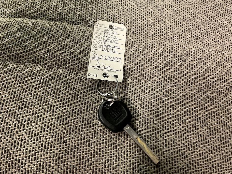 2025 Chevrolet Express Cargo 2500 WT