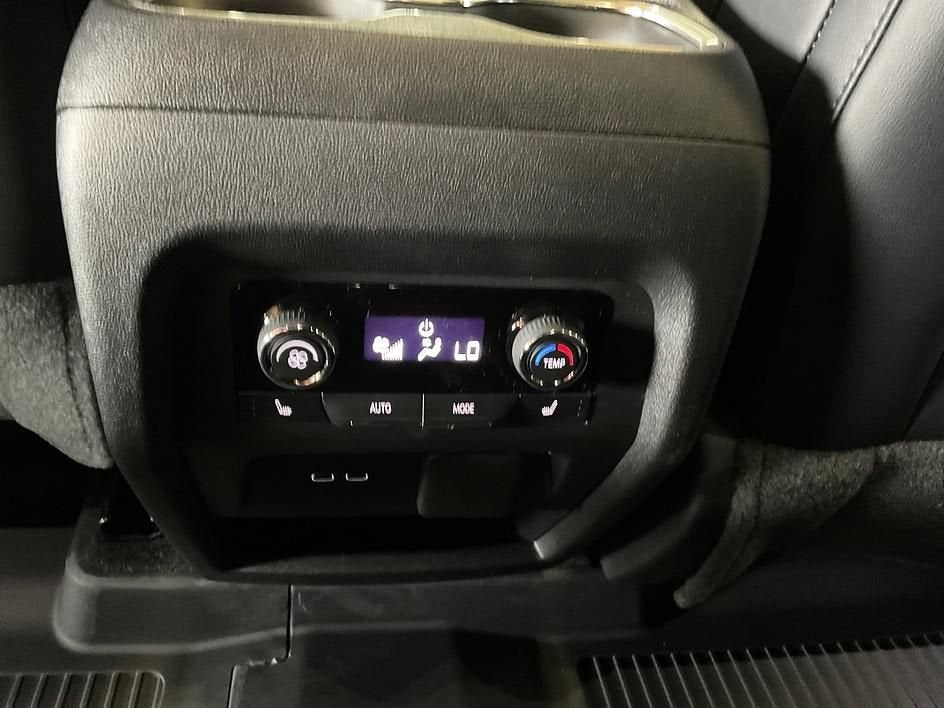 2026 Chevrolet Traverse High Country - Photo 34