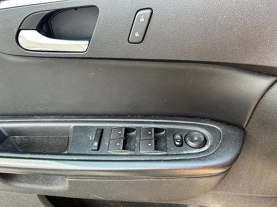 2011 Chevrolet Traverse LT w/1LT