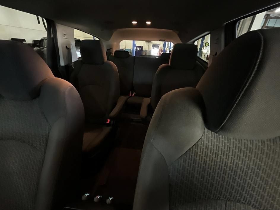 2011 Chevrolet Traverse LT w/1LT