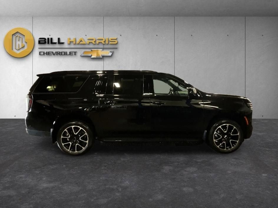 2026 Chevrolet Suburban RST - Photo 10