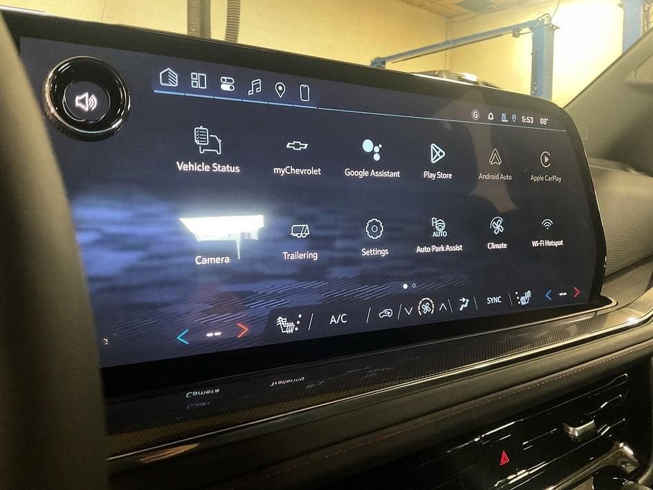 2026 Chevrolet Suburban RST - Photo 19