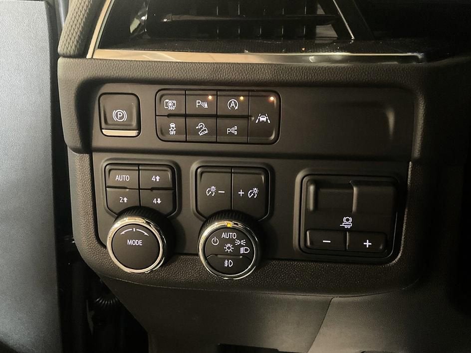 2026 Chevrolet Suburban RST - Photo 23