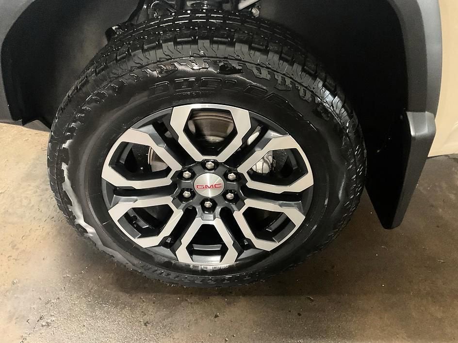 2024 GMC Canyon AT4