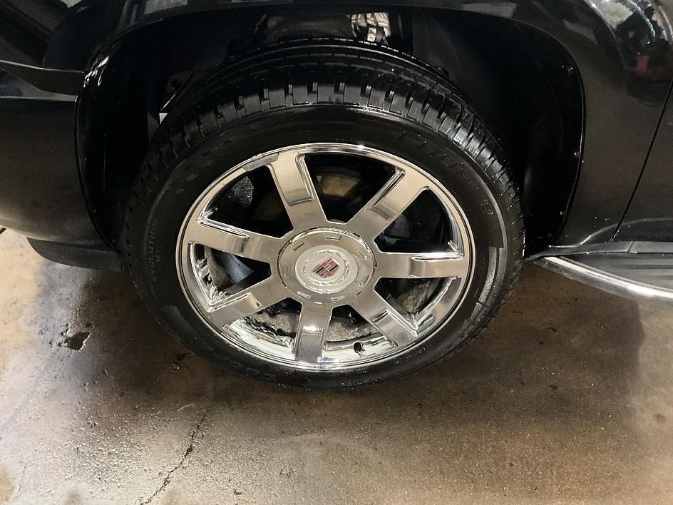 2009 Cadillac Escalade Standard
