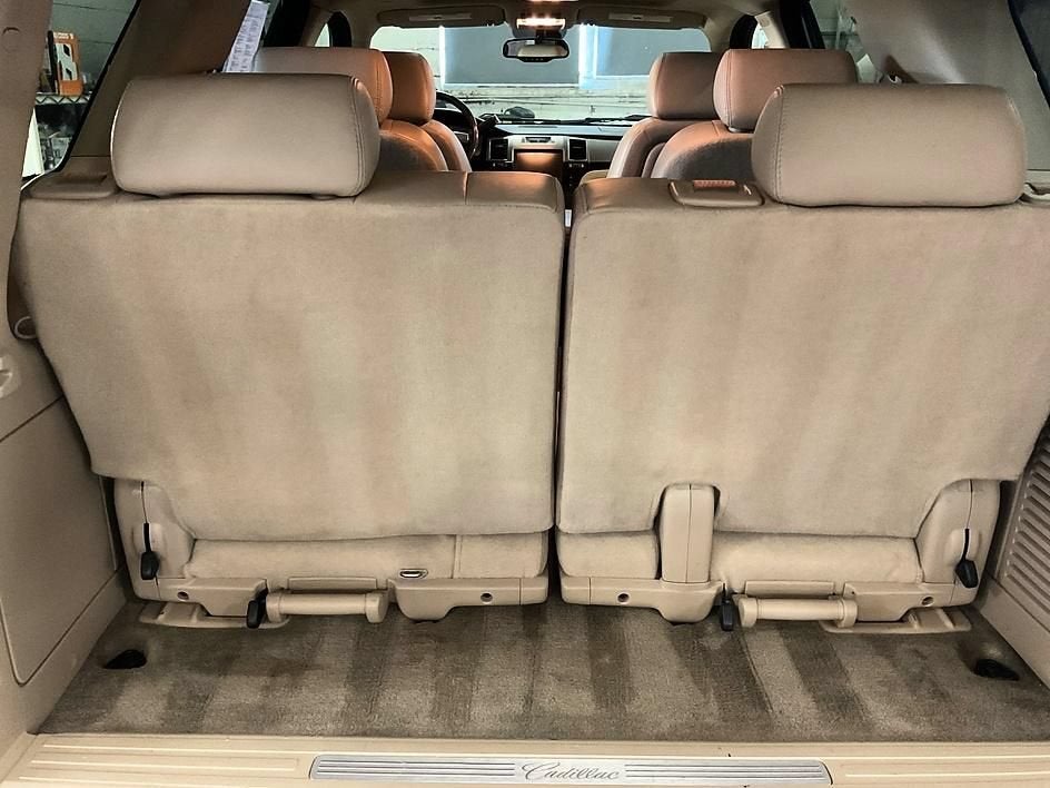 2009 Cadillac Escalade Standard
