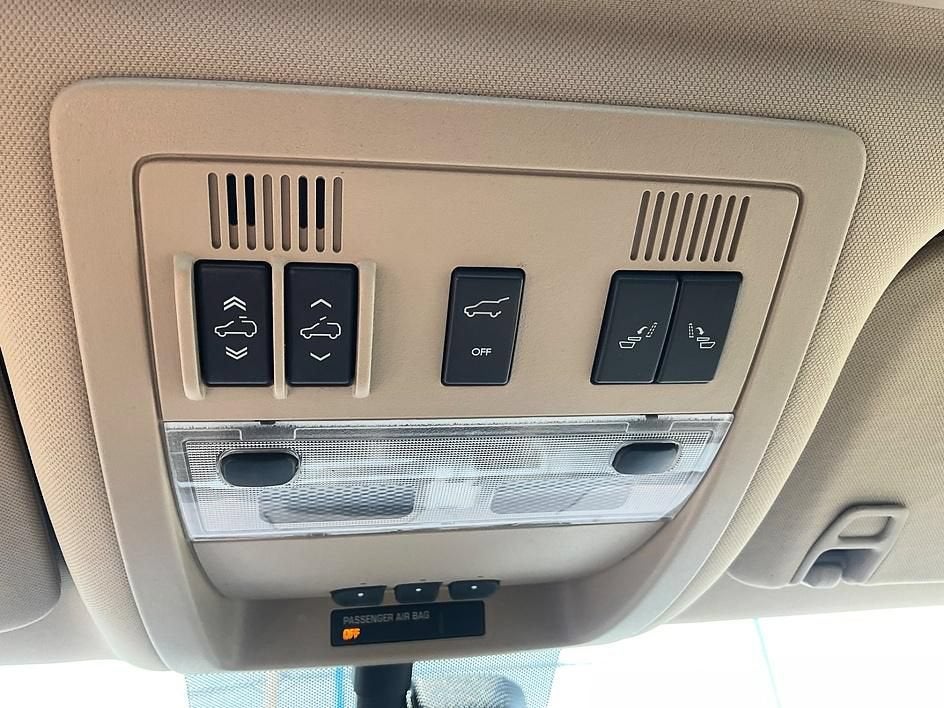 2009 Cadillac Escalade Standard
