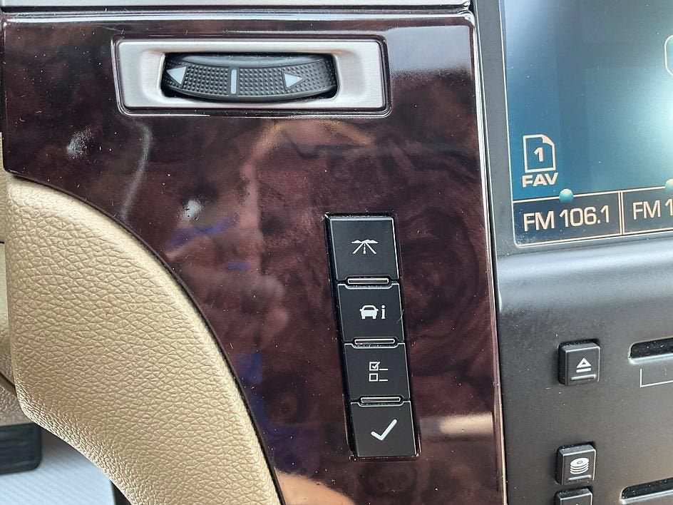 2009 Cadillac Escalade Standard